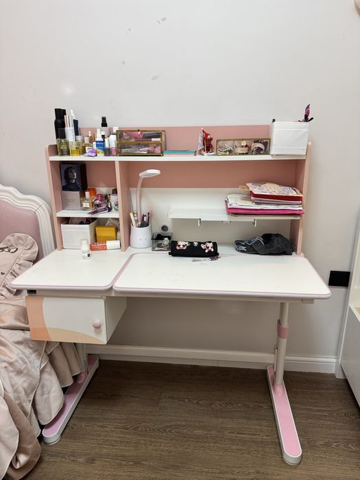 Парта для школьника, растущая для девочек