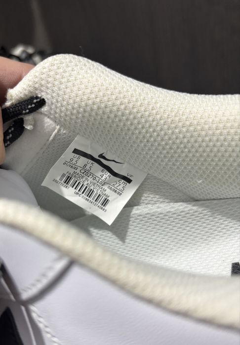 nike air force 1  white /black/gold