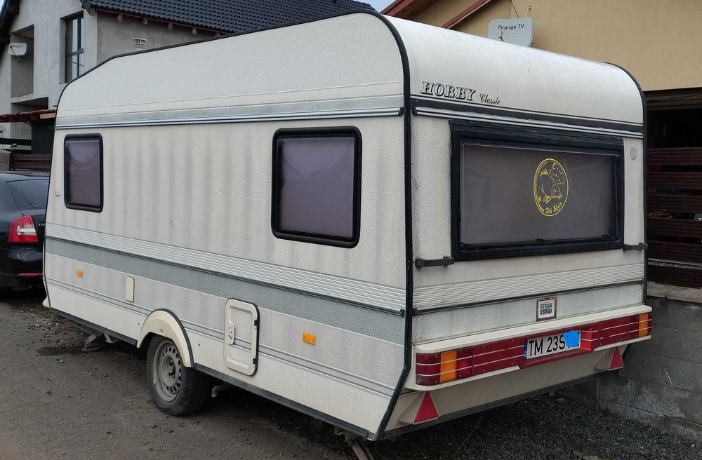 Vând rulotă Hobby 430 – an 1992 – gata de vacanță!