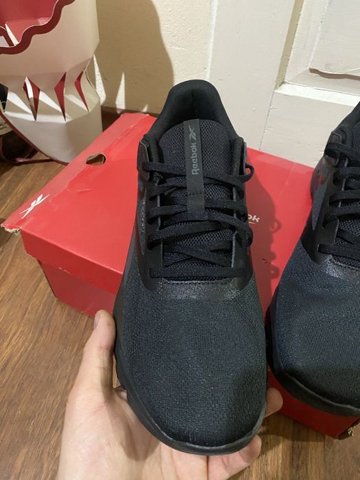 Продавам оригинални маратонки Reebok