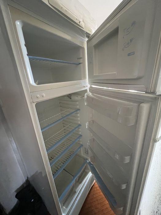 Холодильник indesit