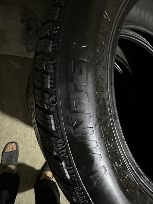 Продам шину 235/55/17 в хорошем