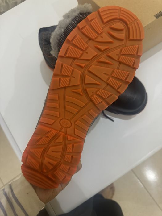 Продается обувь спецодежда