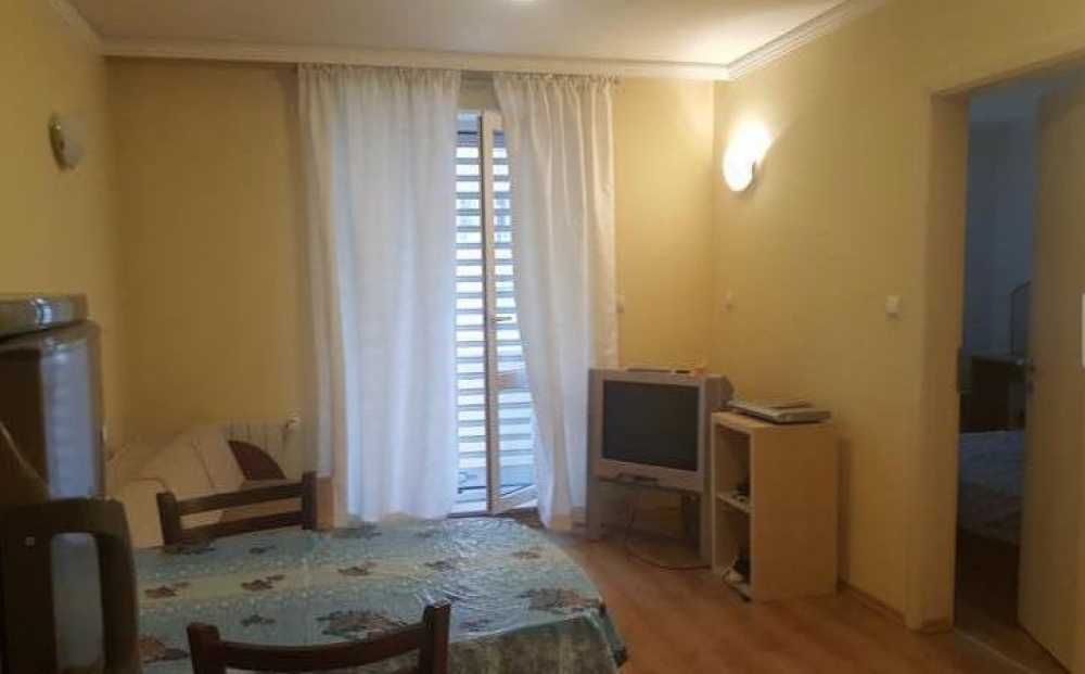 Продава се Двустаен апартамент в София, Център - 54 кв.м за 2973 €/кв.м - Снимка #2