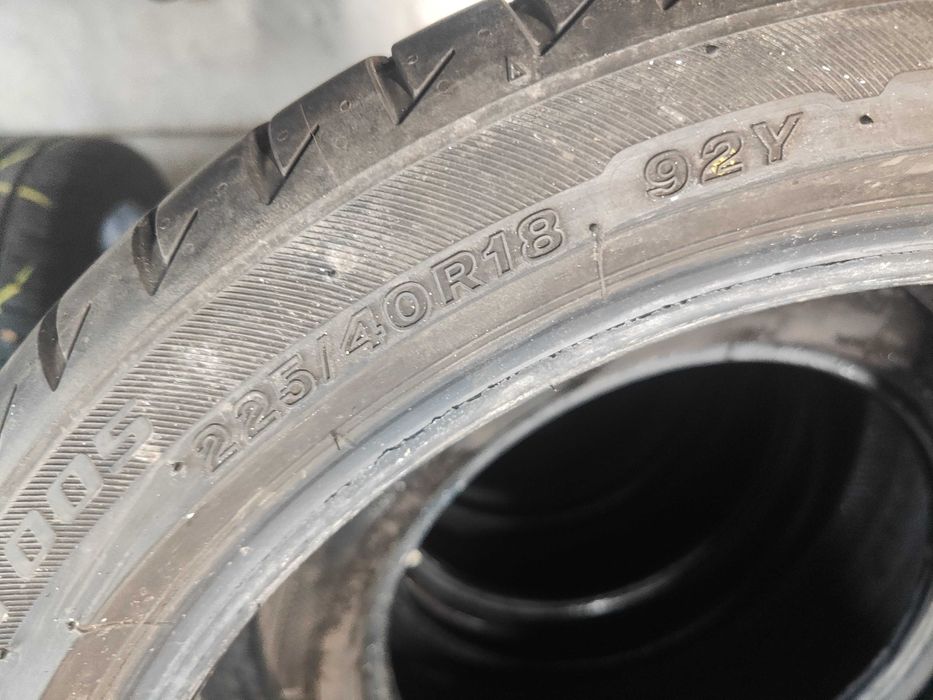 2бр. летни гуми 225/40/18 Bridgestone