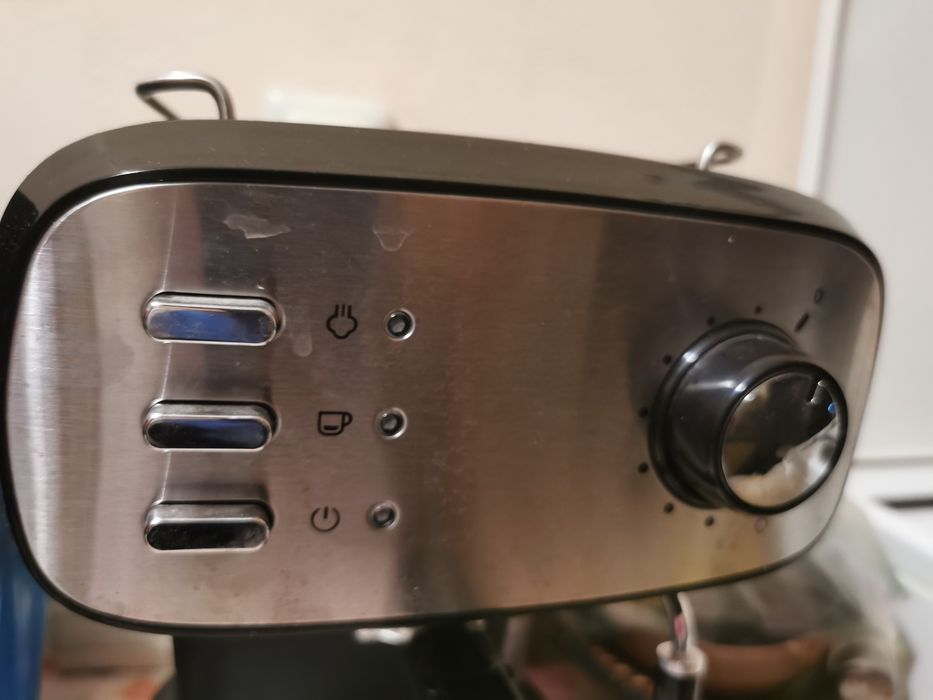 Vand espressor Heinner Black Boutique aproape nou