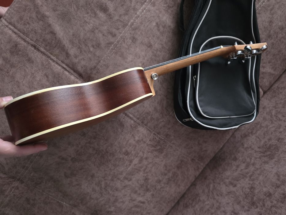 Продам укулеле в отличном состоянии