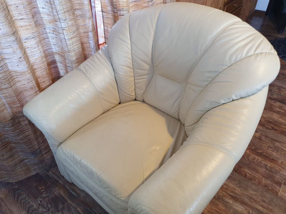 Fotoliu din piele crem