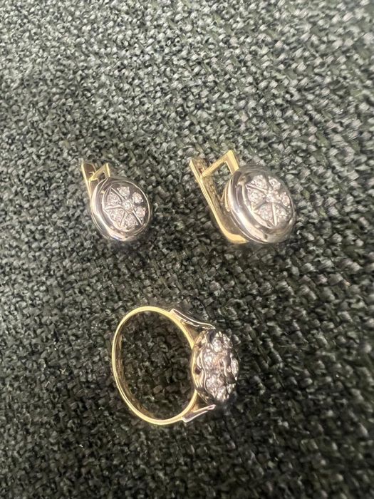 Продам серёжки с кольцом