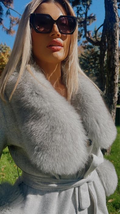 Palton Lana Alpaca Cu Blana De Vulpe gri ,rafinament si eleganta