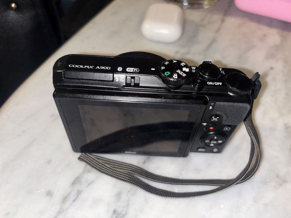 Camera digitala Nikon COOLPIX A900