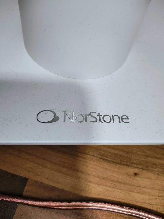 Monitor Audio bronz 100 плюс стойки NorStone.