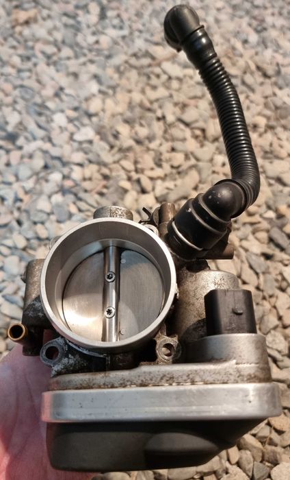 Дроссельная заслонка f18d4