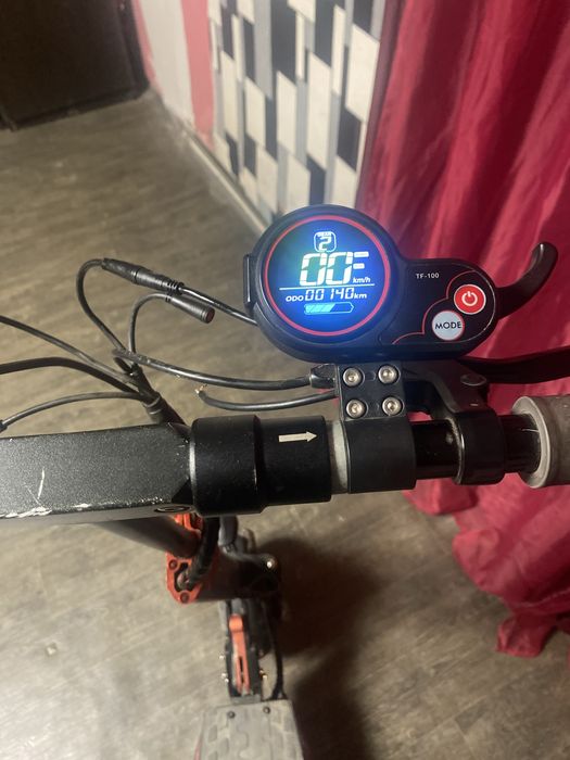 Vnd trotinata elctrica mai multe detali in privat