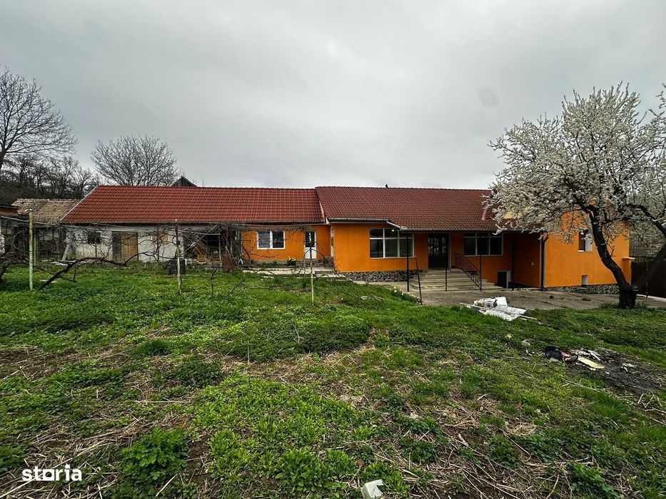 Casa Individuala 3 Camere 90Mpu Si Teren 1900Mpu | Hamba