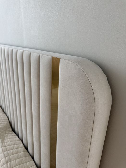 Продам кровать 1,8*2м б/у