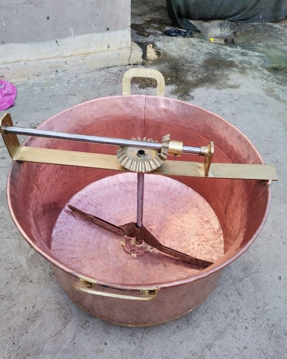Vand caldari de facut magiun 
Orice capacitate din cupru alimentar 
50