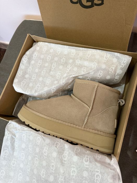 Ugg mini crem 39