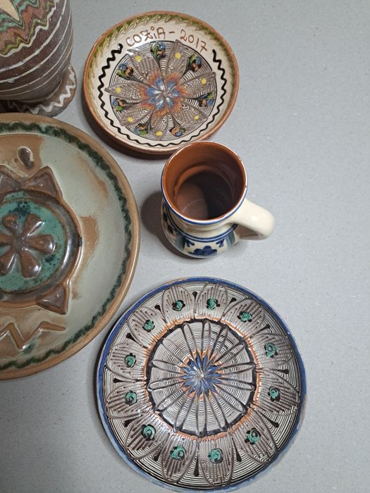 Vase din ceramică, din România.