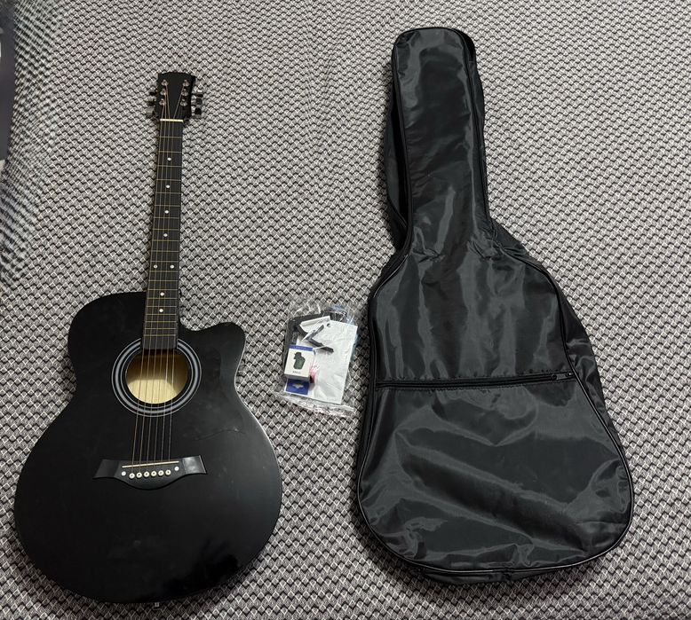 Gitara sotiladi