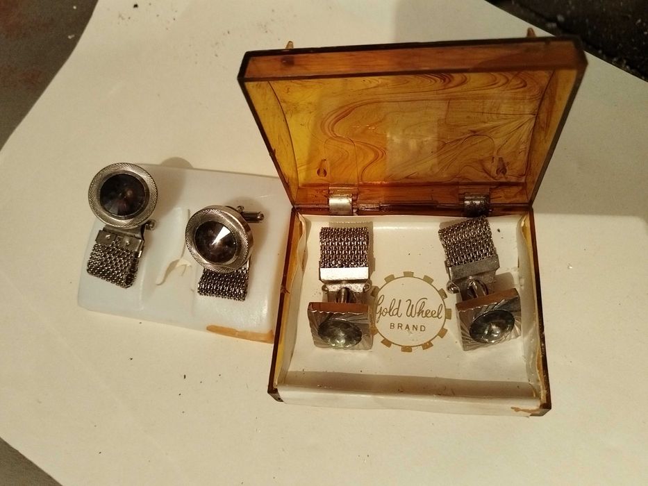 Бутонели, копчета, ръкавели за риза Будилник Ruhla, GDR