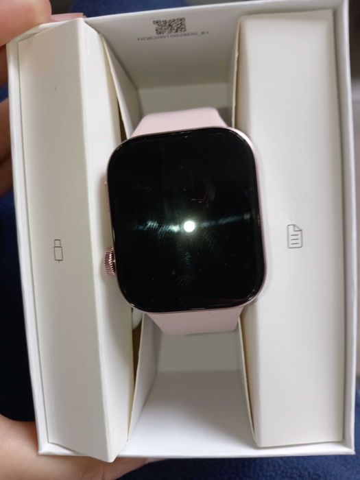 Чисто нов смарт часовник