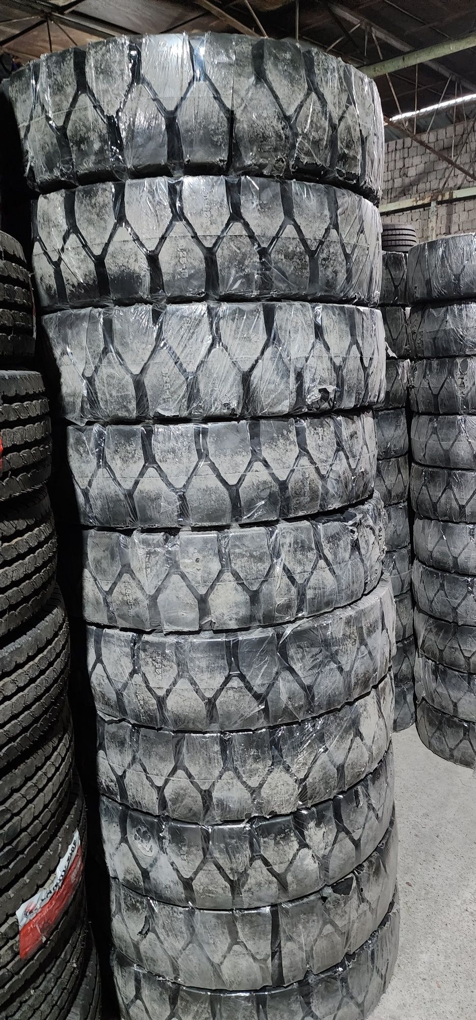 ШИНЫ ДЛЯ КАРЫ 7.00-12 PR12 SOLID Rockbuster( китай).-ЛИТОЙ-КАУЧУК.: 200 ...