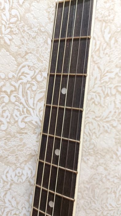 Продам гитару Veston