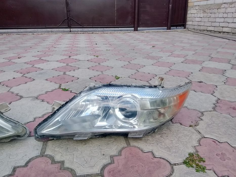 Продам фары на тойота 45  билед