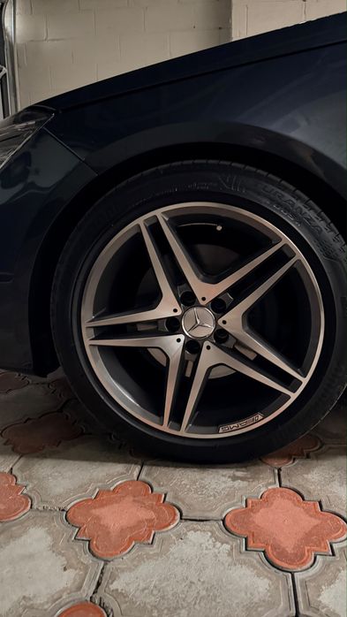 Продам диски r18 с резиной