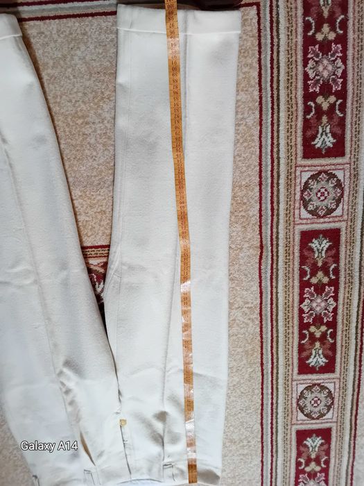 Vand costum traditional barbat cu o vechime  de peste 70 de ani.