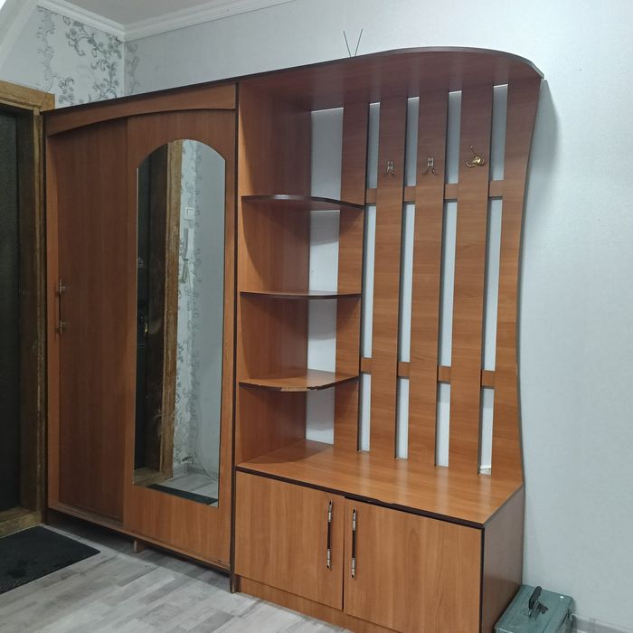 Продам  прихожую