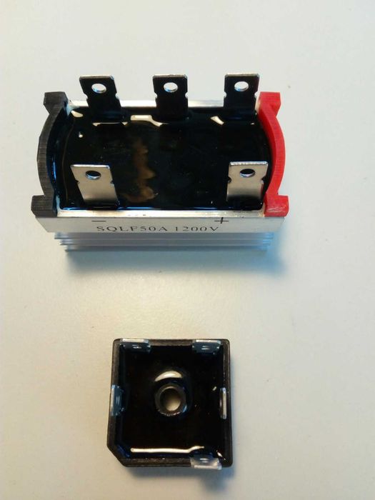 Продават се мощни диоди, тиристори и триаци (симистори).