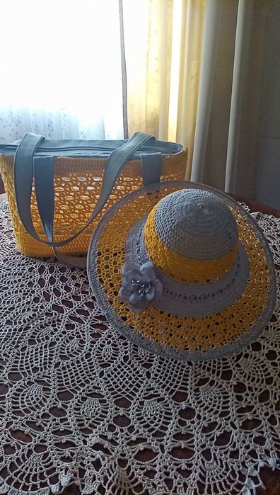Ръчно изработени шапки и  чанти