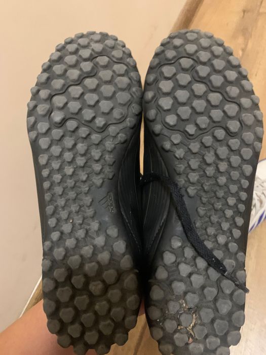 Продавам Футболни обувки