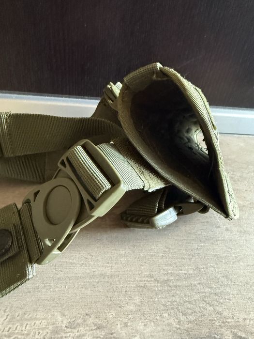 Toc pistol , prindere pe picior