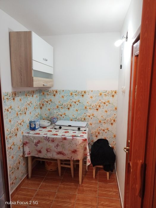 Închiriez garsonieră