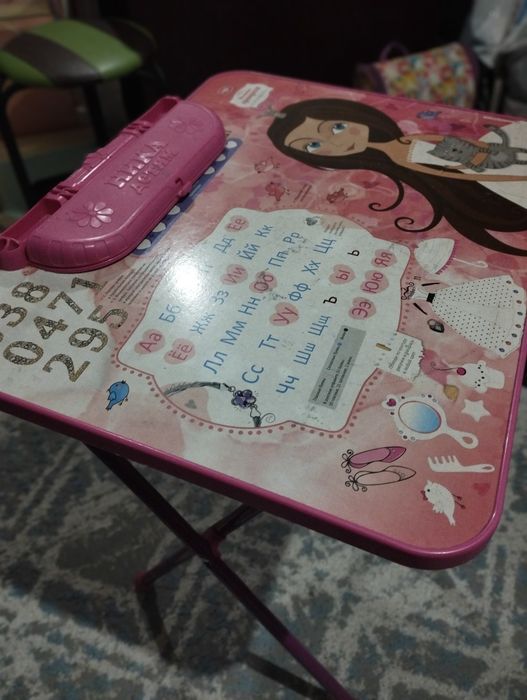 Продается детский стол