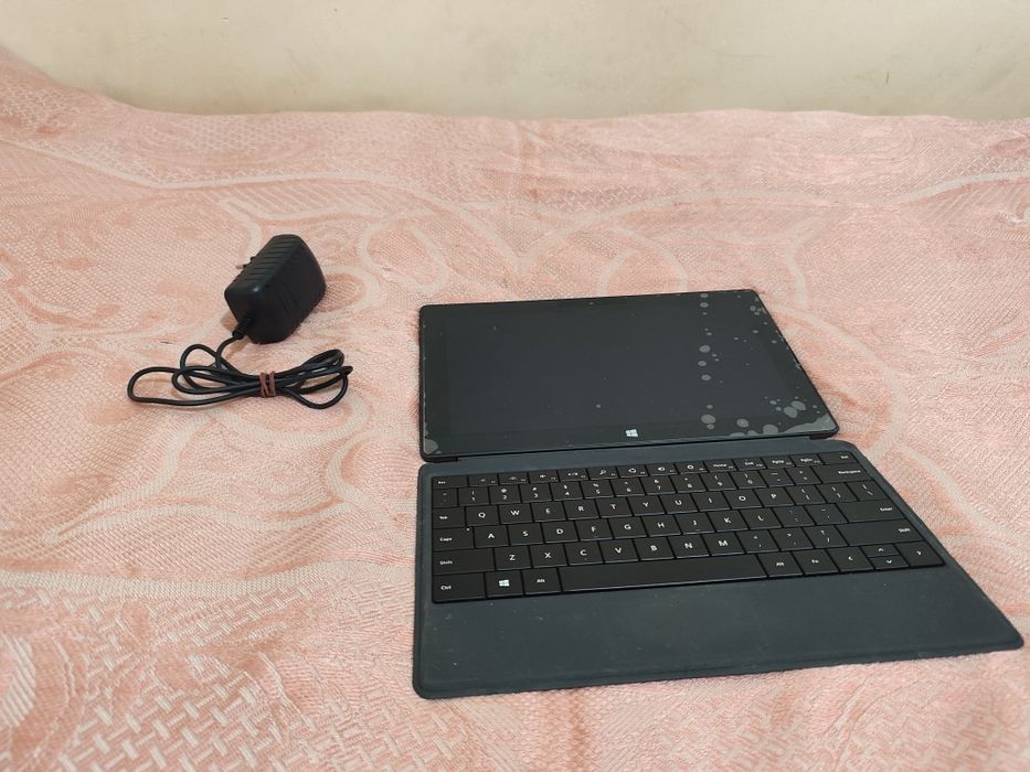 Microsoft Surface RT (2012) Windows 8.1 RT ARM, 2/64 Gigabyte Xotira