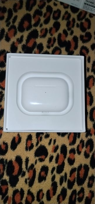 Airpods pro 2, desigilate pentru proba