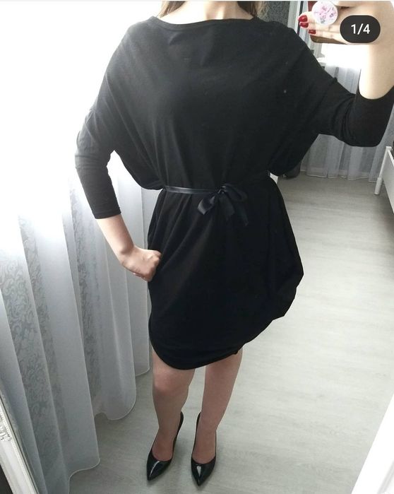 Черна асиметрична рокля с колан