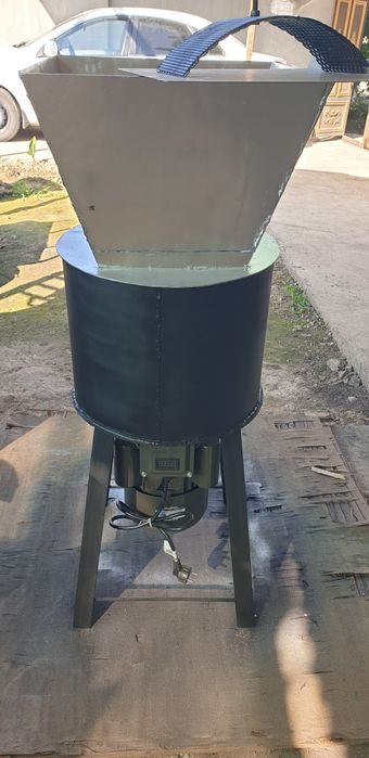 Universal drobilka