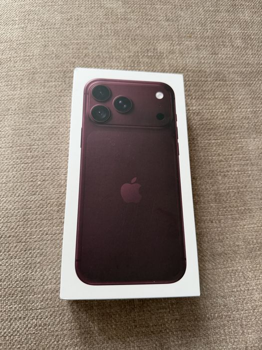 Iphone 18 pro max , 1tb, Burgundy