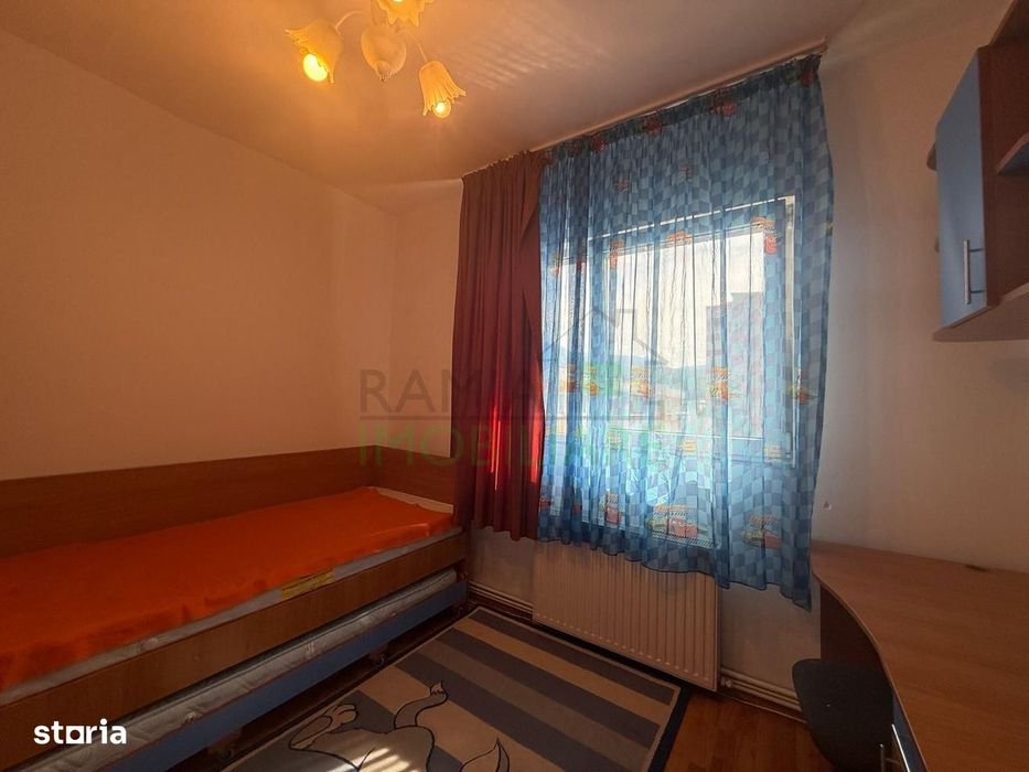 Apartament 3 camere decomandat cu 2 băi în Calea București