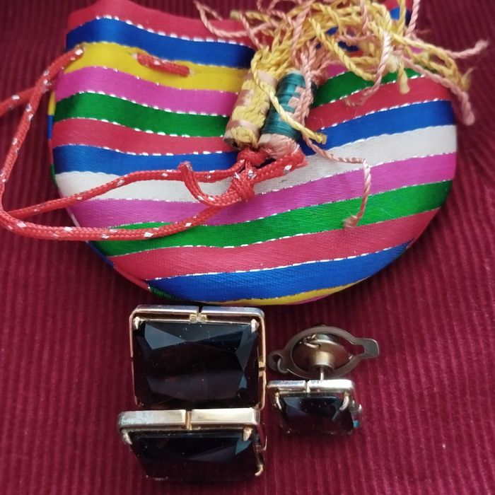 Копчета за ръкавели и игла за вратовръзка с камъни опушен топаз