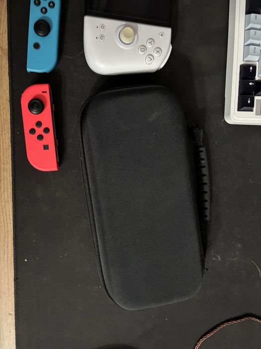 Продам прошитый nintendo switch oled