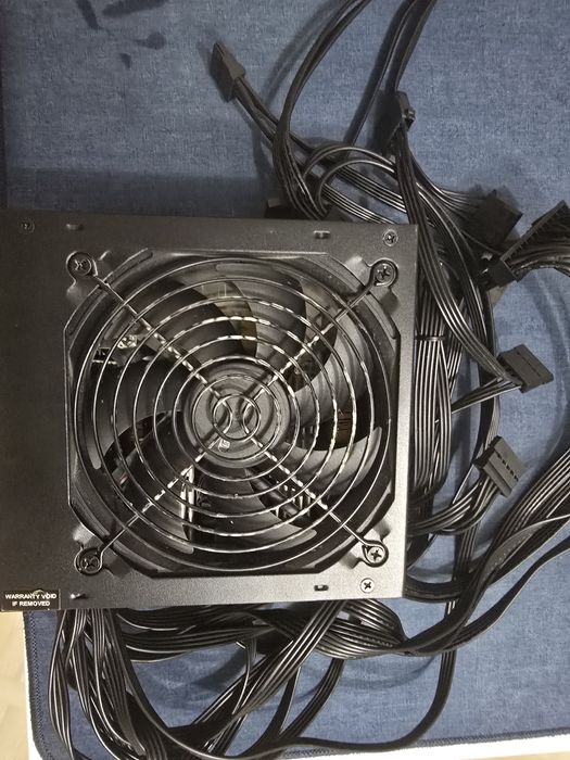 Продам блок питания Thermaltake TR2 S650W