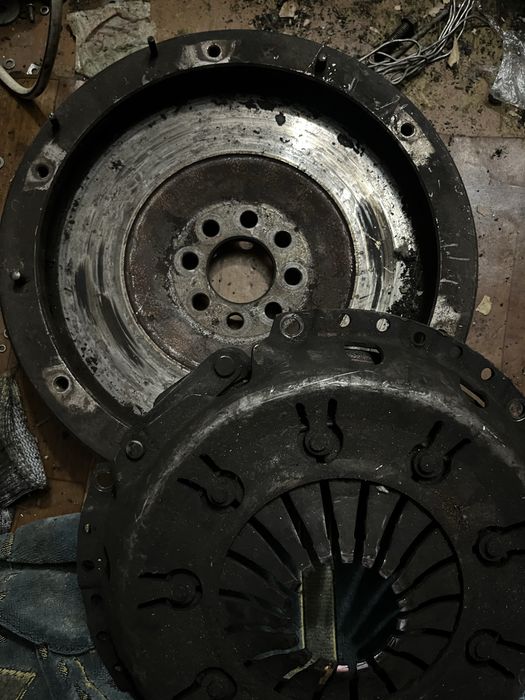 Запчасти на ауди 100 с 3 до 1988 года в рабочем состоянии.