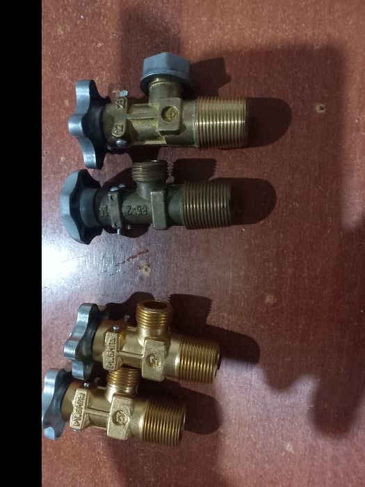 Продам      Газовые    балоны.