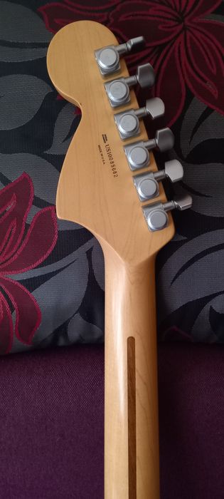 Vând chitara electrica Fender made U. S. A